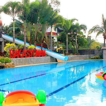 Bakasyunan Resort And Conference Center - Zambales Iba Eksteriør billede
